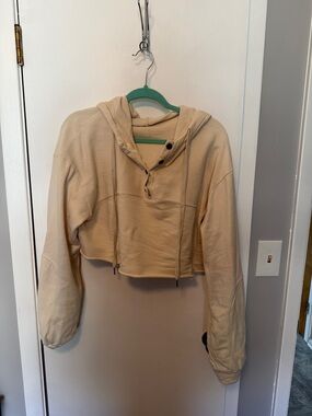 POL Cropped Hoodie in Beige